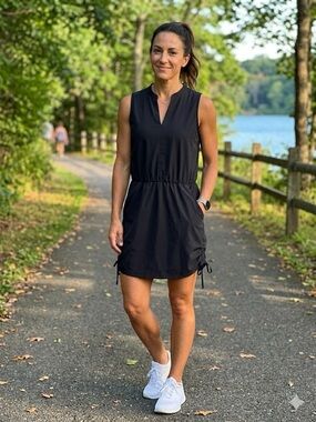 Lolë Sleeveless Black Travel Dress